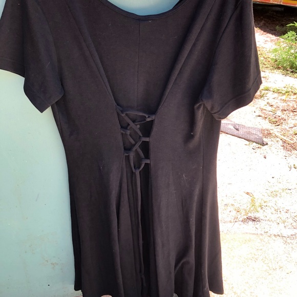 Criss cross back blouse - Picture 2 of 3